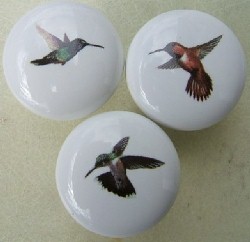 CERAMIC CABINET KNOB HUMMINGBIRD