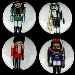 Cabinet knobs w/ 4 Nutcracker<b> </b>